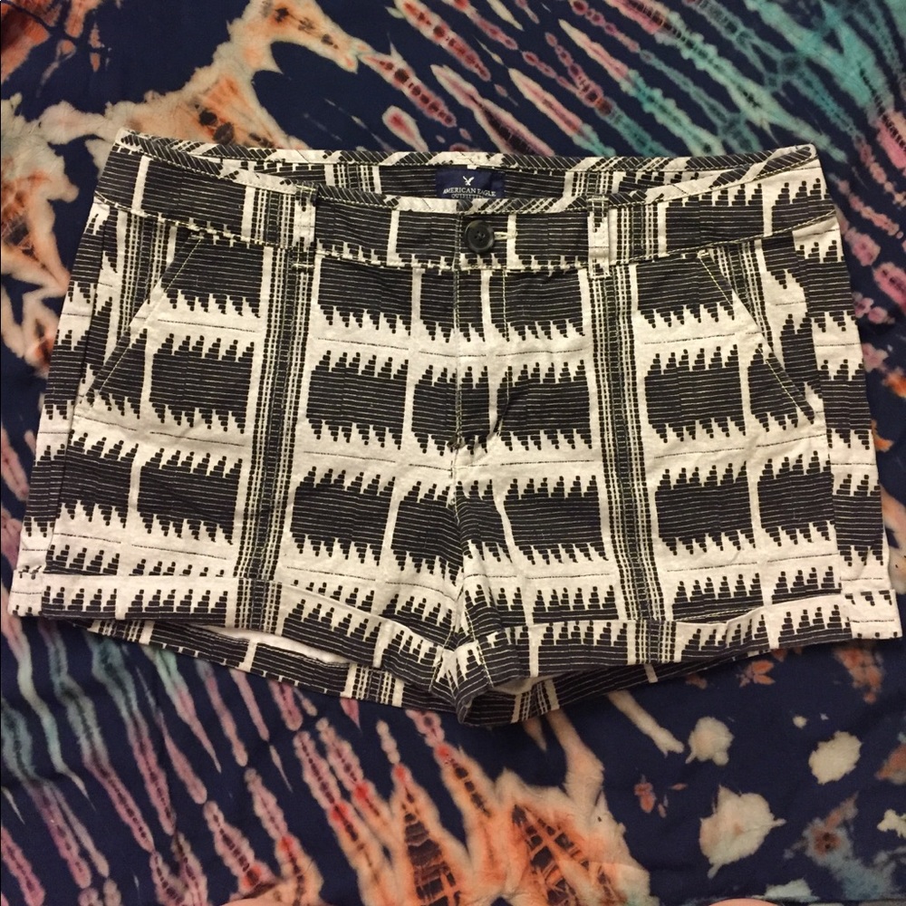 American Eagle Printed Midi Khaki Shorts