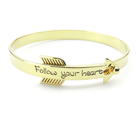 Follow Your Heart Arrow Bracelet - Picture 4 of 9