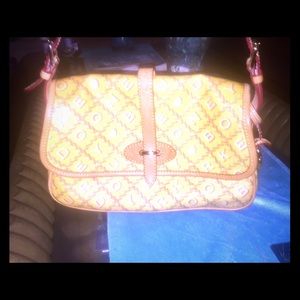 💓Dooney & Bourke purse 💛