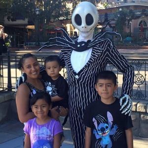 Meet your Posher, Ana