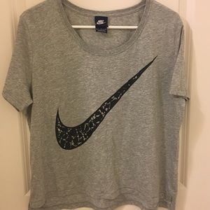 Nike crop workout top