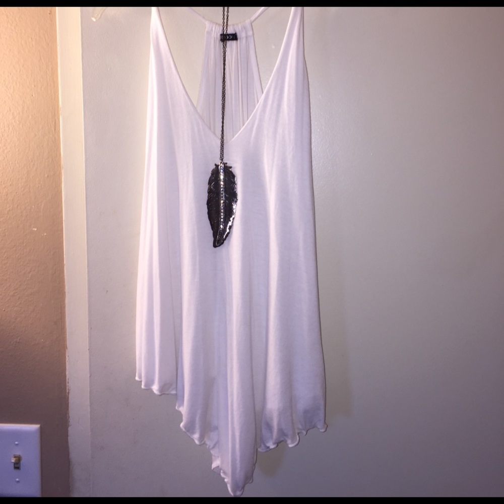 Beautiful white fountain tank