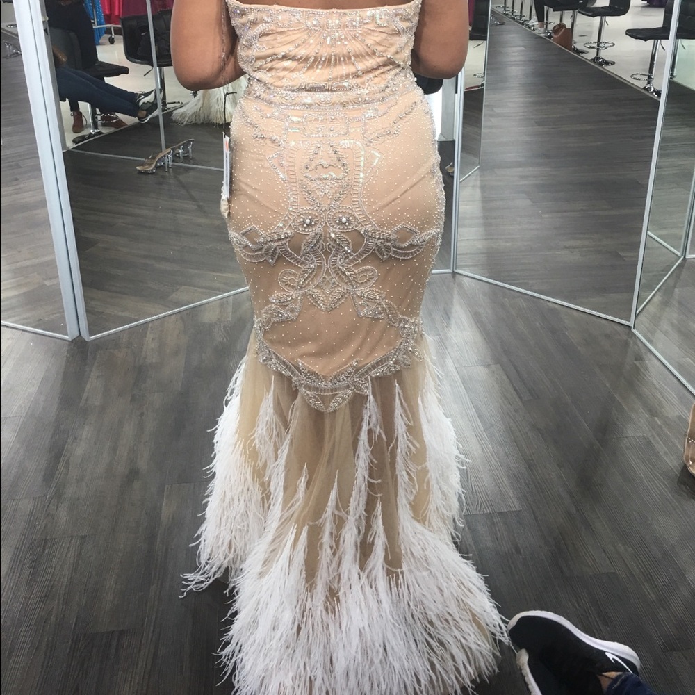 Prom Dress 😍 - Picture 2 of 2