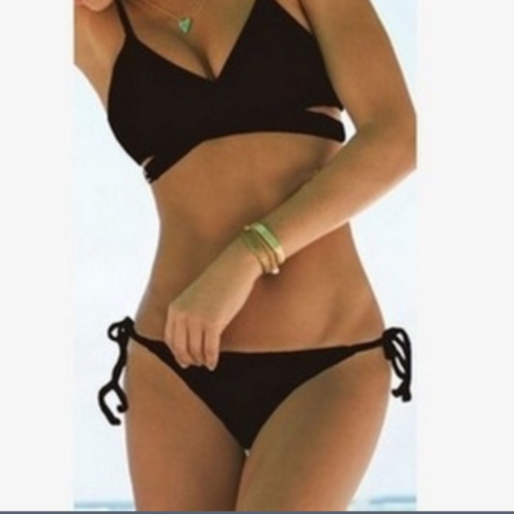 SOLD OUT 👙🌴 Strappy Push Up Bikini 🌴👙