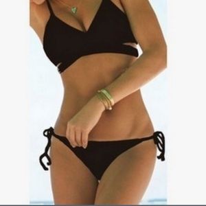 SOLD OUT 👙🌴 Strappy Push Up Bikini 🌴👙