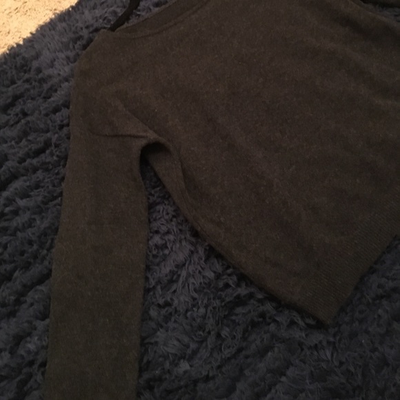 Brandy Melville sweater (dark gray) - Picture 2 of 2