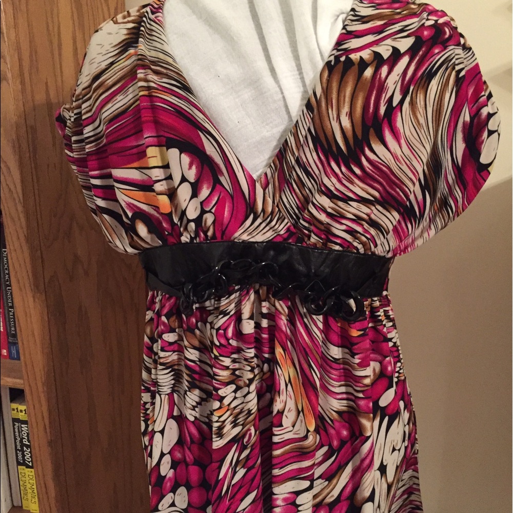 Ladies easy care summer top with decoration