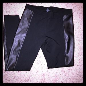 HUE | Faux leather detail leggings