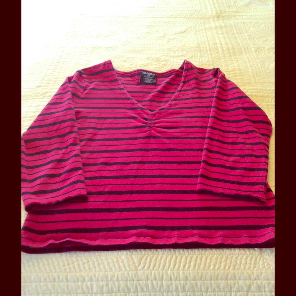 Polo Jeans Co. v neck top.