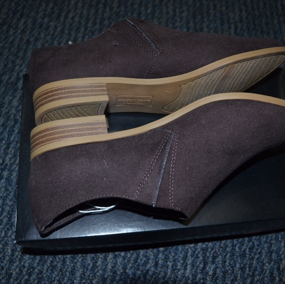 Shoes - Picture 2 of 3