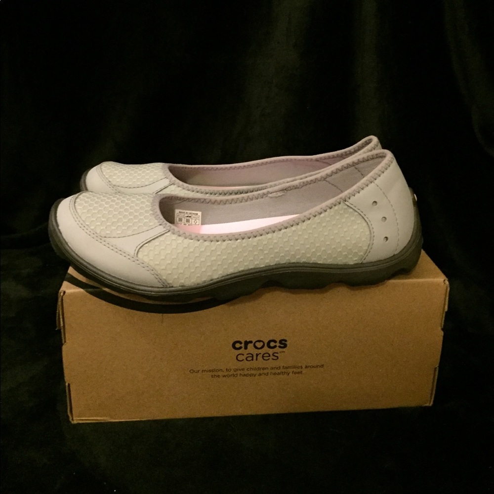 CROCS Duet Busy Day Flats Light Gray & Graphite 9