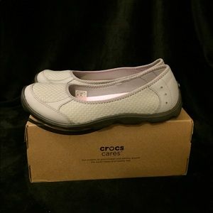 CROCS Duet Busy Day Flats Light Gray & Graphite 9