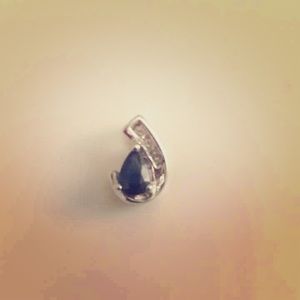 14k White Gold Sapphire Pendant