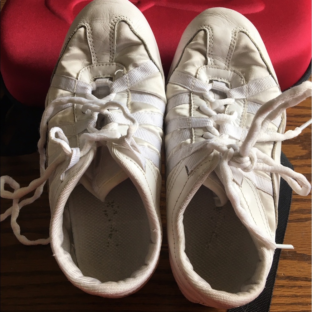 Nfinity evolution cheer shoes