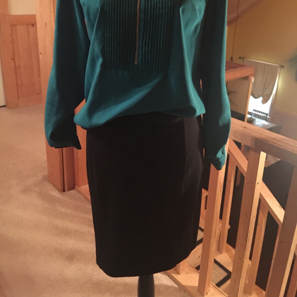 LOFT black skirt Size SM