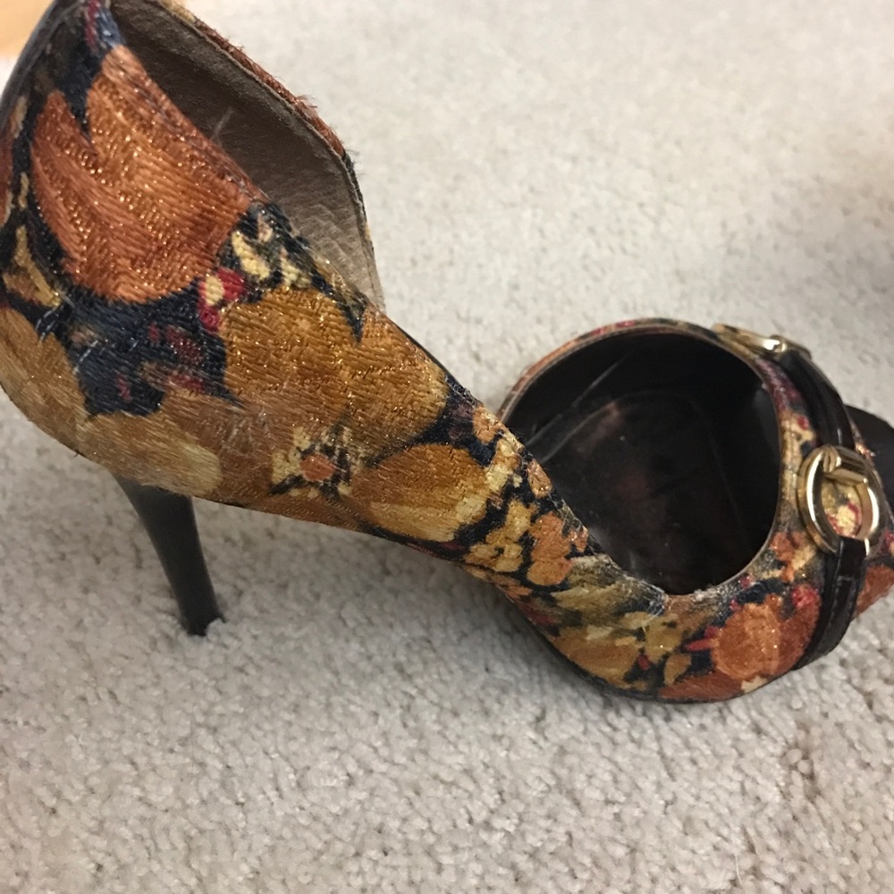 Carlos multi color peep toe