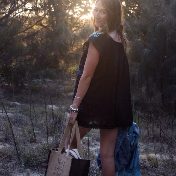 Mexican embroidered top black white women's blouse - Picture 3 of 3