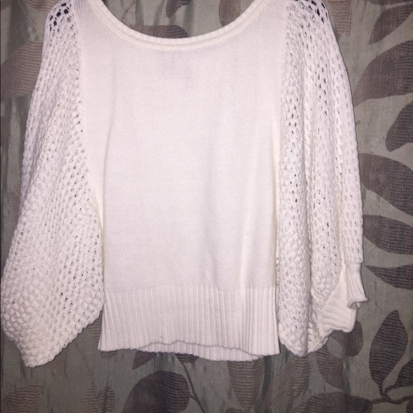 Beautiful sweater - Picture 2 of 2