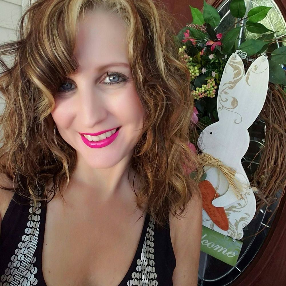 Meet your Posher, Suzanne