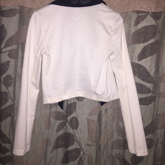 Blazer - Picture 2 of 2