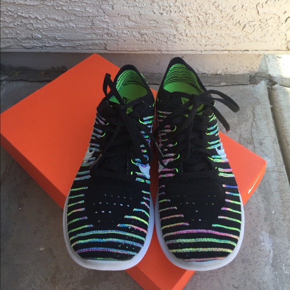 Nike Free RN Flyknit - Picture 3 of 4