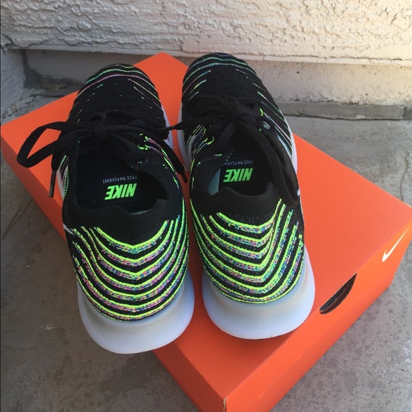 Nike Free RN Flyknit - Picture 4 of 4