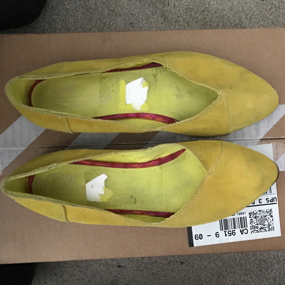 TOMS yellow mustard flats size 7