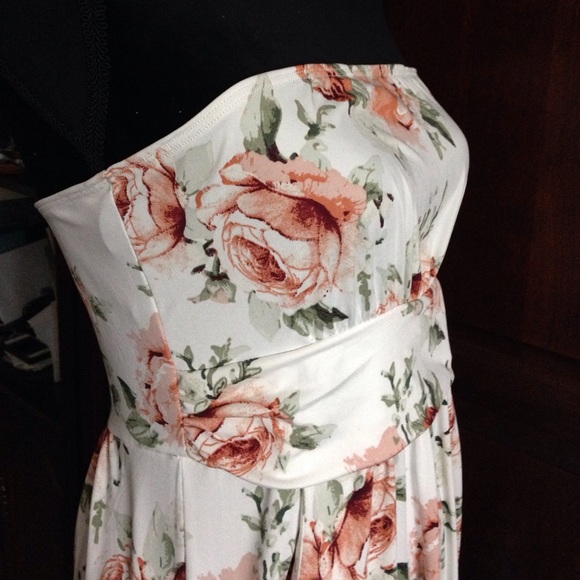Soft, strapless floral maxi dress - Picture 6 of 8