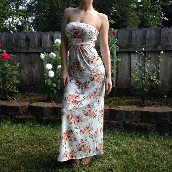 Soft, strapless floral maxi dress - Picture 3 of 8