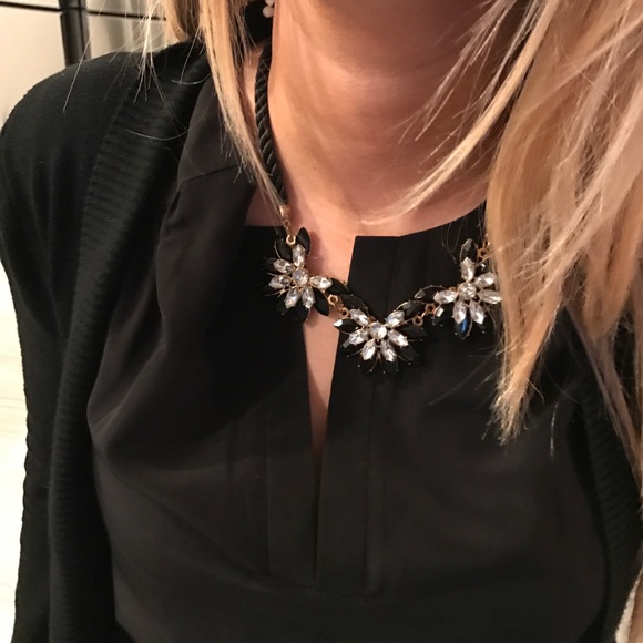Black Statement Necklace w/rope chain - Picture 1 of 3
