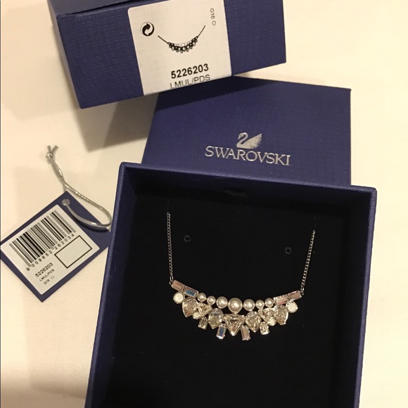 💟 Swarovski Necklace 💟 - Picture 2 of 2