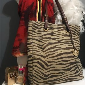 like NEW michael kors authentic tote