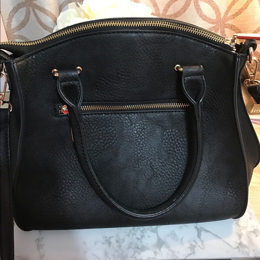 💗 Charming Charlie cross body 💗