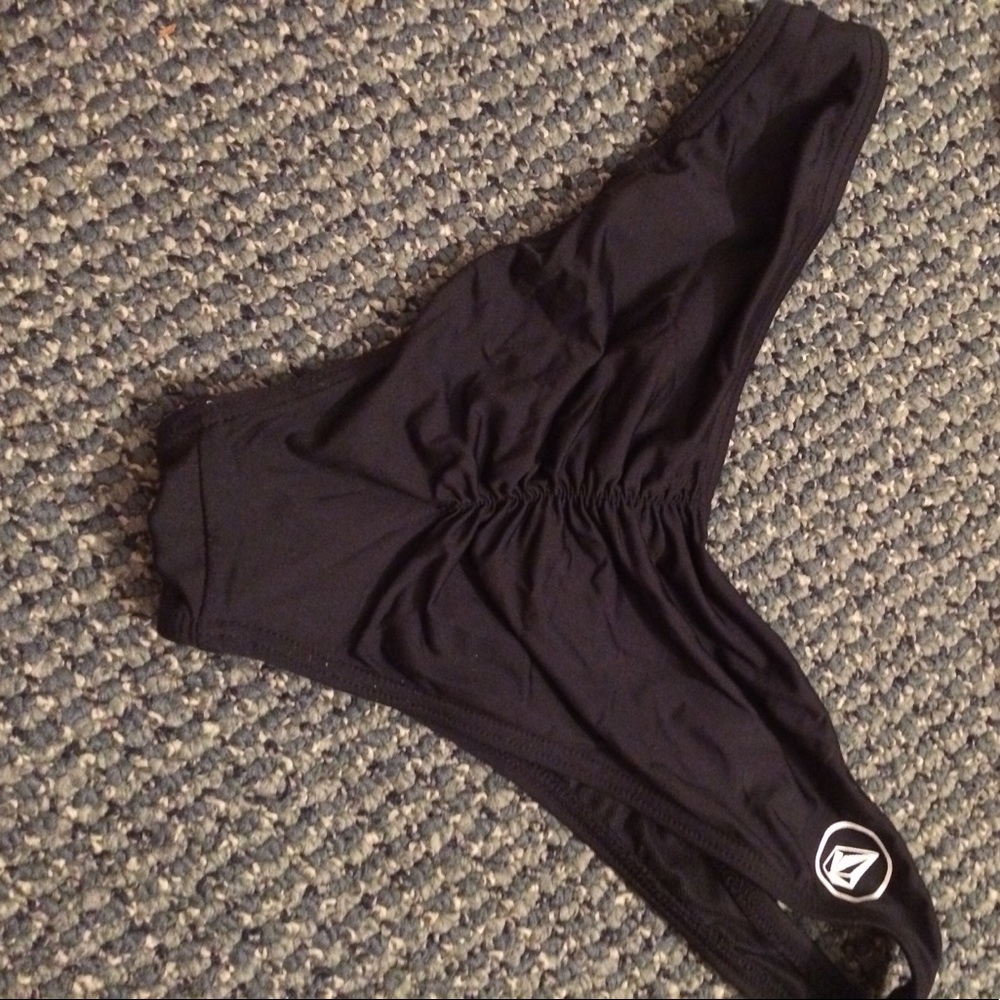 Volcom bikini - Picture 5 of 5