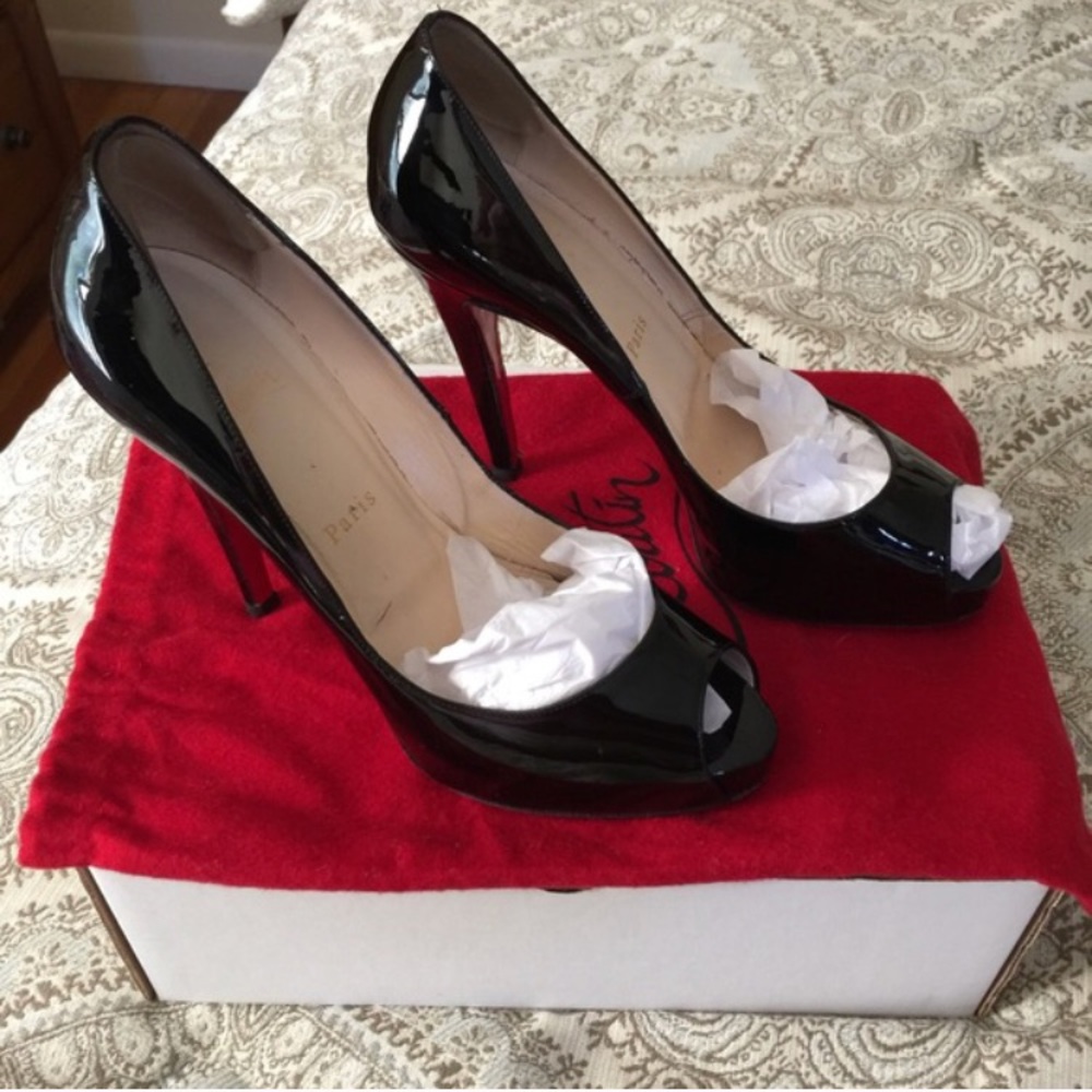 Christian Louboutin very prive 9-9.5