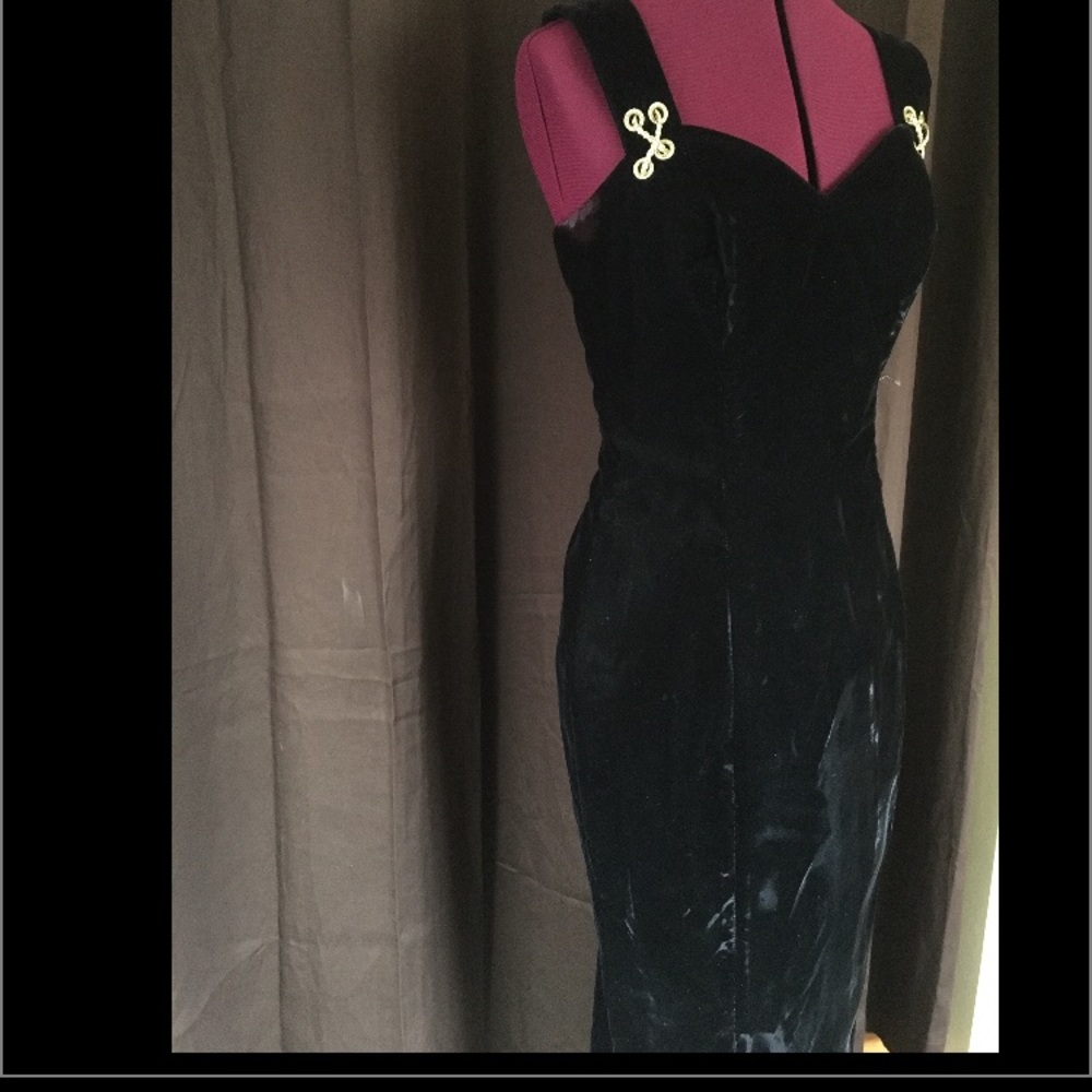 Vintage Velvet sweetheart evening pencil dress