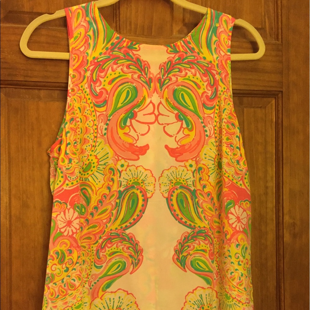 Lilly Pulitzer Iona shell top! Size L.