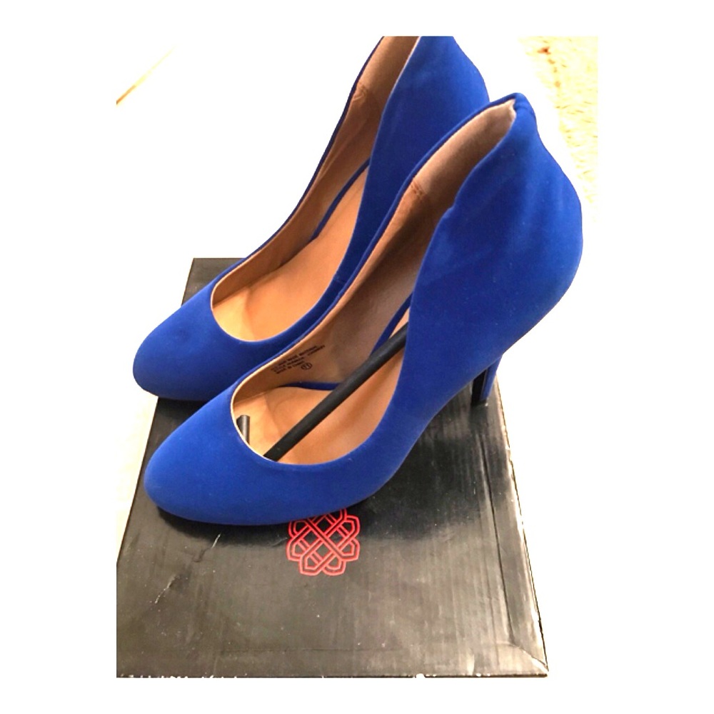 ROYAL BLUE VELVET Pumps