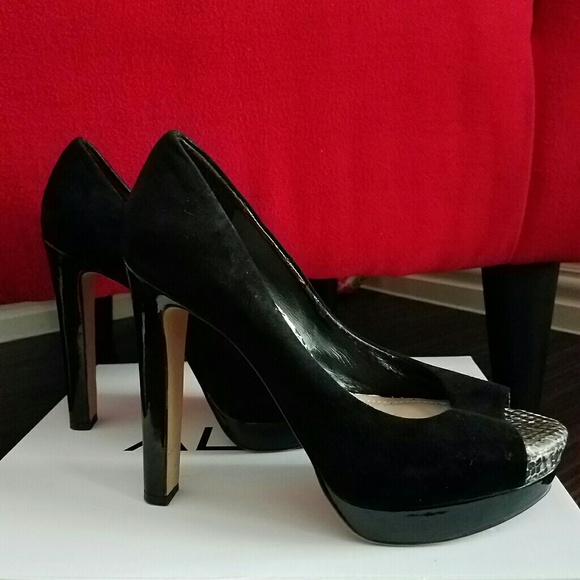Shoes - Picture 2 of 4