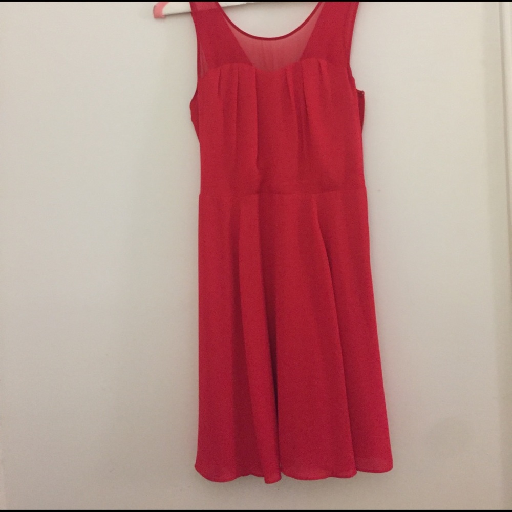 Super flattering red dress