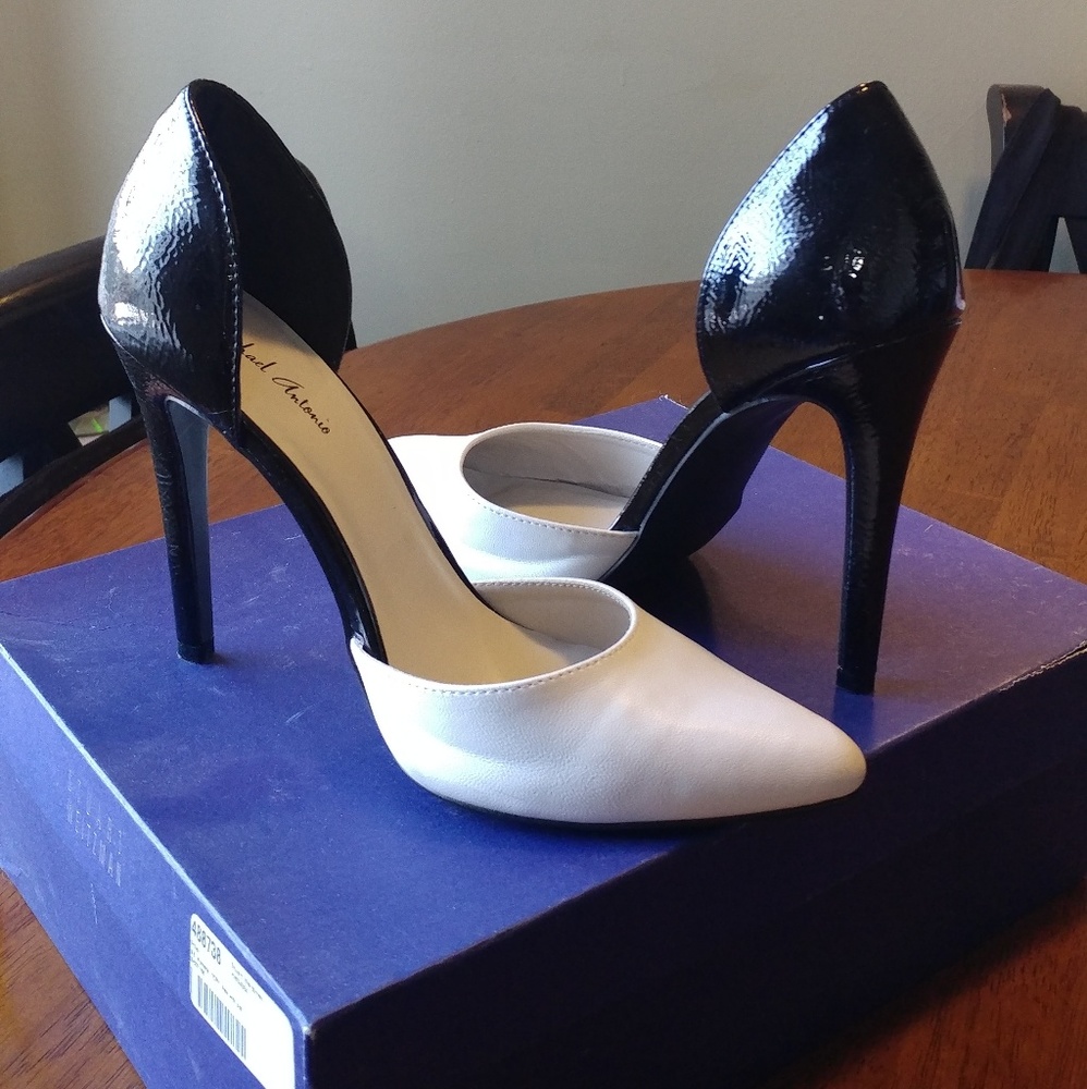 New Never Worn Michael Antonio Shoes