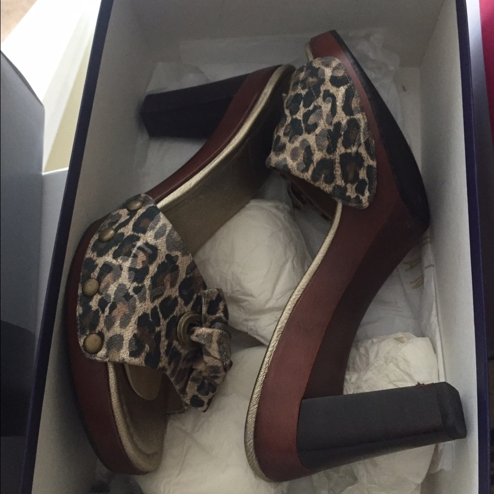 Stuart weitzman Sz 9 cheetah heels