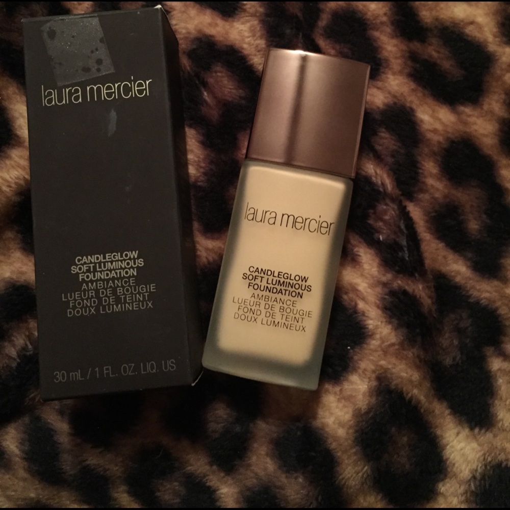 LAURA MERCIER FOUNDATION IN THE SHADE IVORY