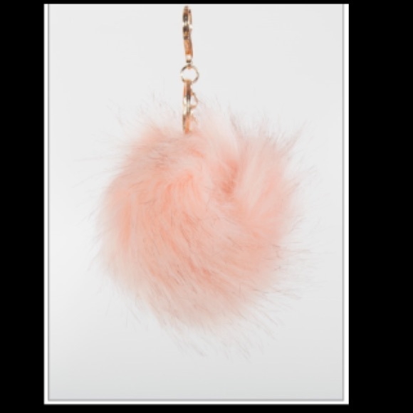 Peach faux fur key chain - Picture 2 of 2
