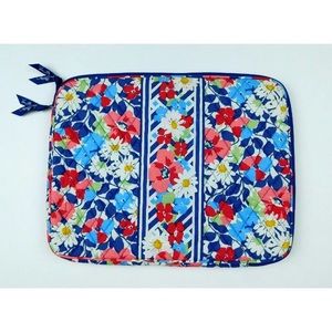 🌼Vera Bradley🌼 Retired Print Slim 15" PC Case