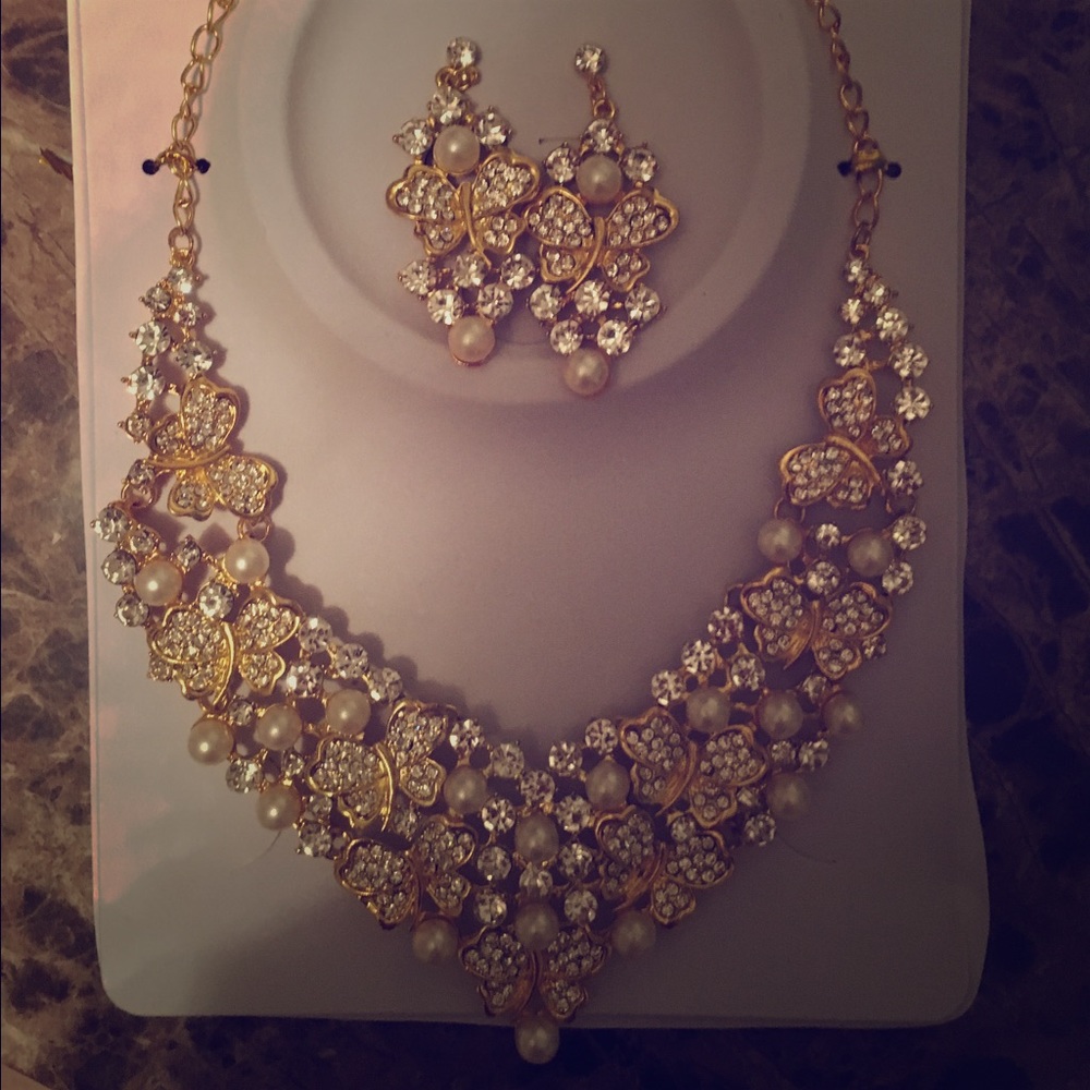 Pearl necklace and earrings