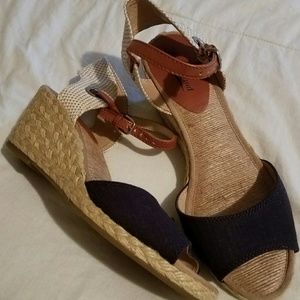 Wedge sandals