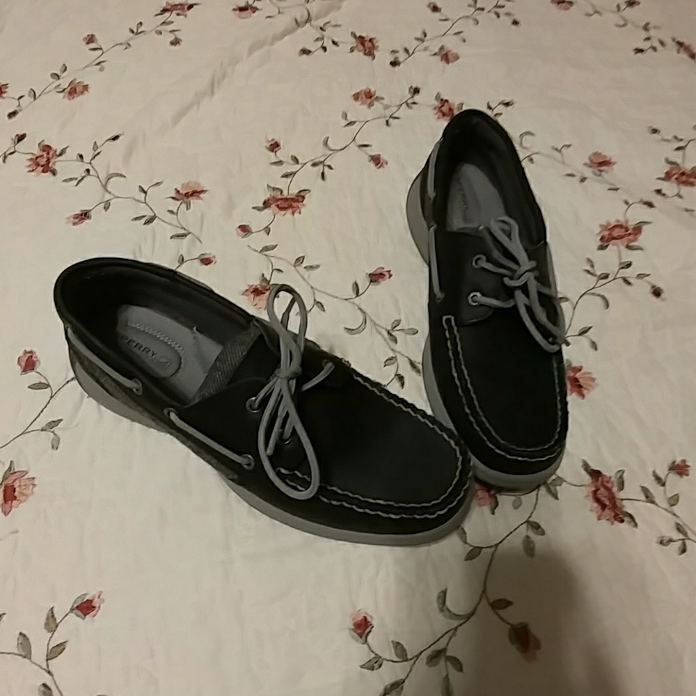 Black leather sperry