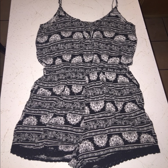 Romper - Picture 1 of 2