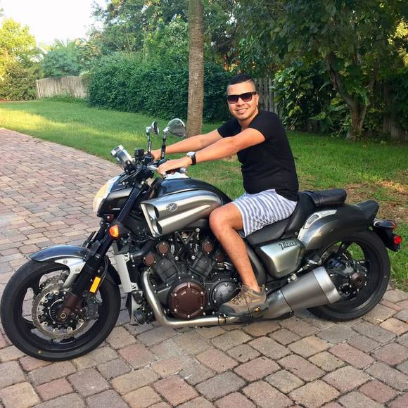 Meet your Posher, Fernando - Picture 1 of 1